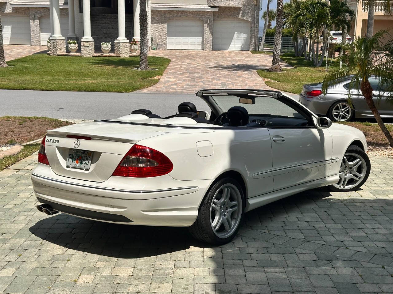 Used 2009 Mercedes-Benz CLK 550 Cabriolet image 8