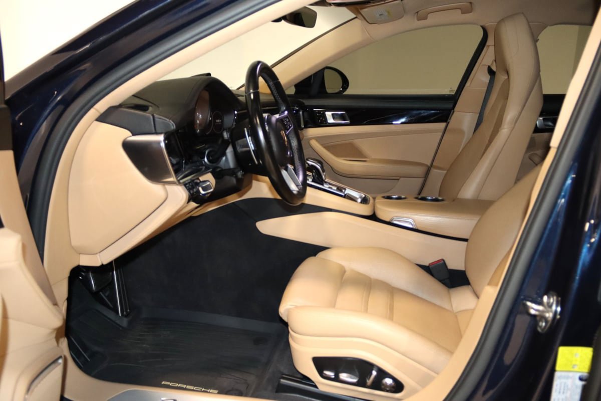 Used 2018 Porsche Panamera 4 image 46