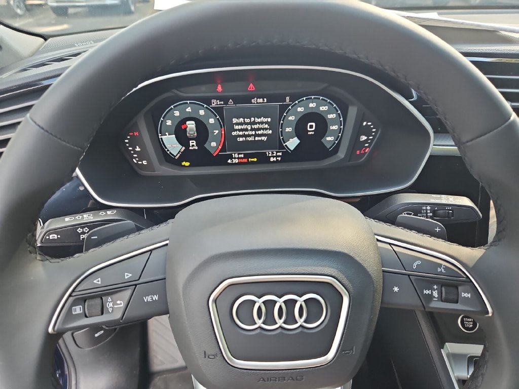 Used 2025 Audi Q3 2.0T Premium w/ Convenience Plus Package AWD/4WD image 11