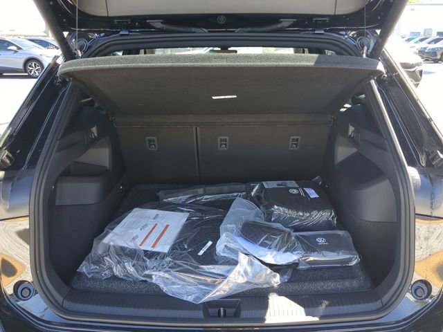 New 2026 Volkswagen Tiguan SEL R-Line image 9