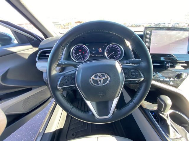 Used 2021 Toyota Camry XLE image 12