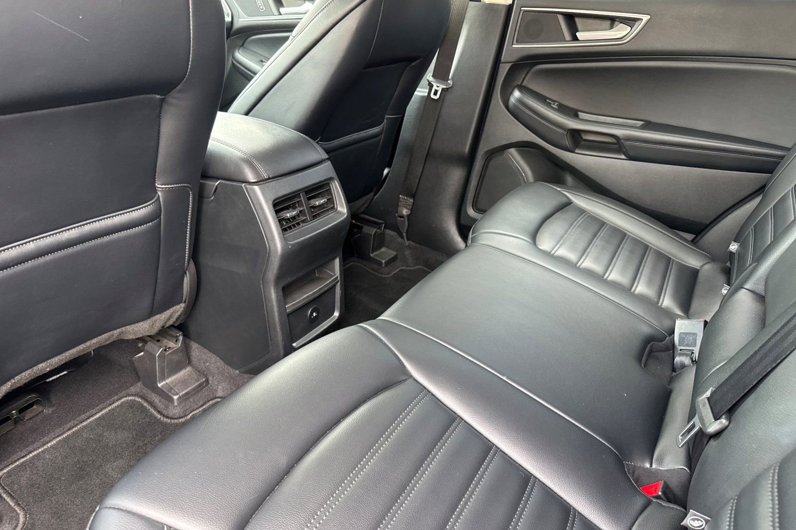 Used 2022 Ford Edge SEL image 12