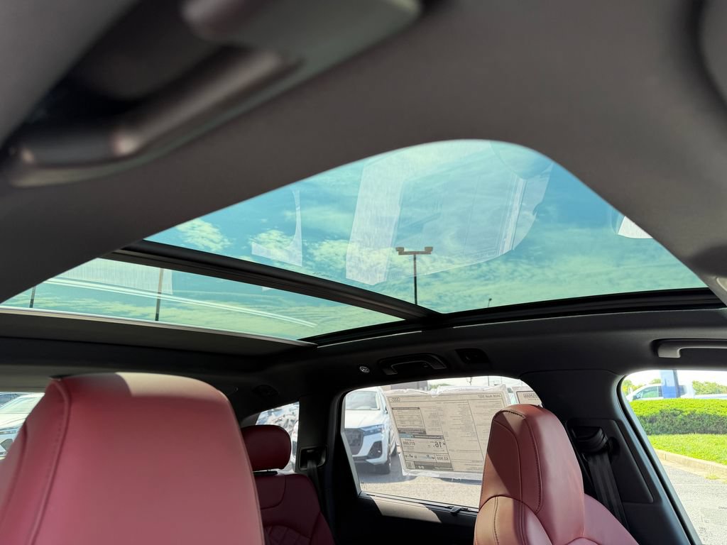 New 2026 Audi SQ7 Premium Plus AWD/4WD image 10