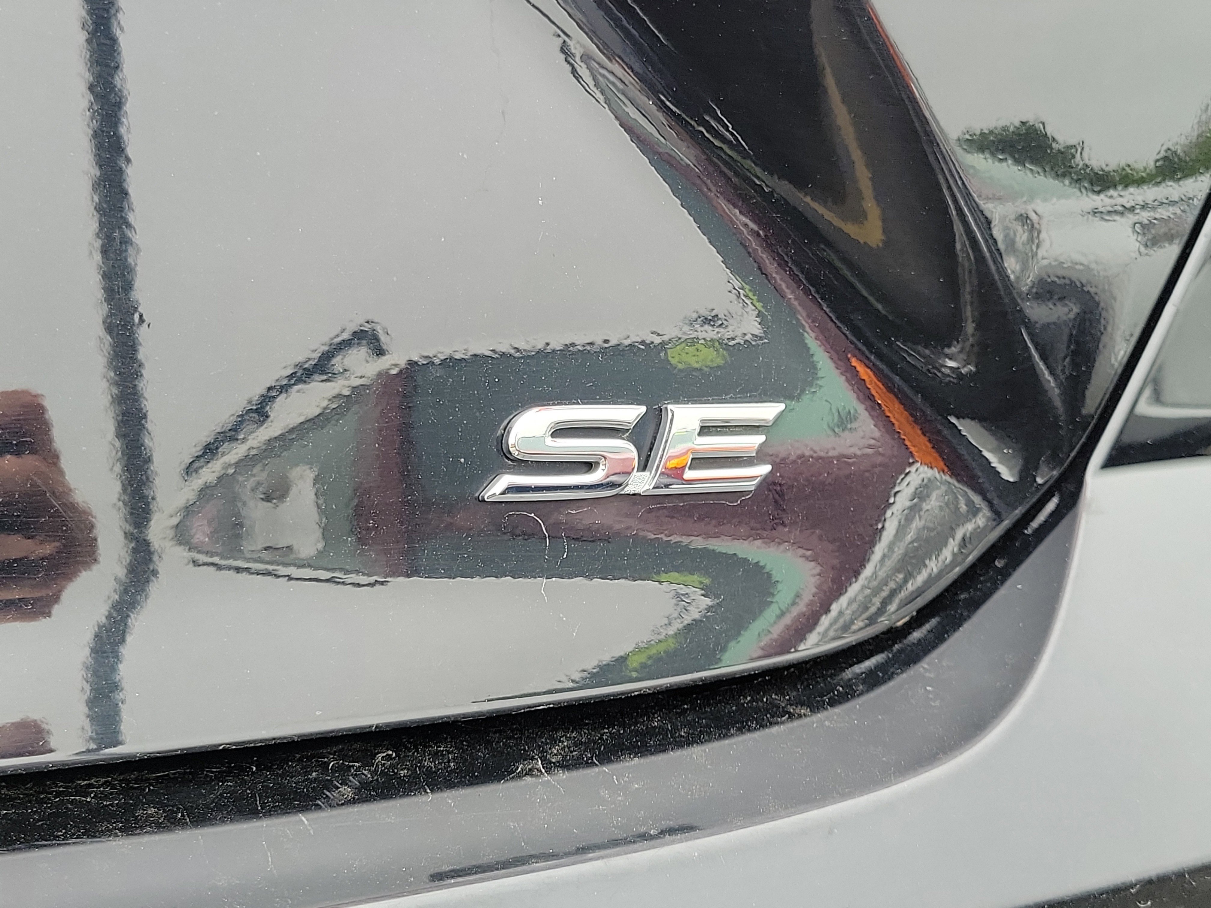 Used 2025 Toyota Camry SE FWD image 7