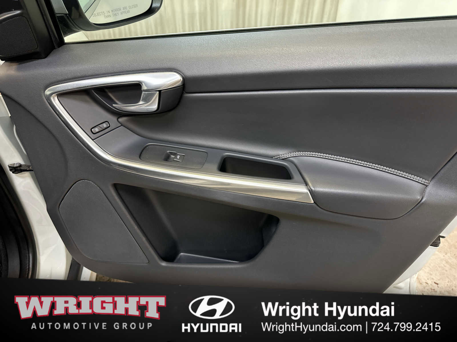 Used 2015 Volvo XC60 T6 R-Design w/ Proximity Package image 16