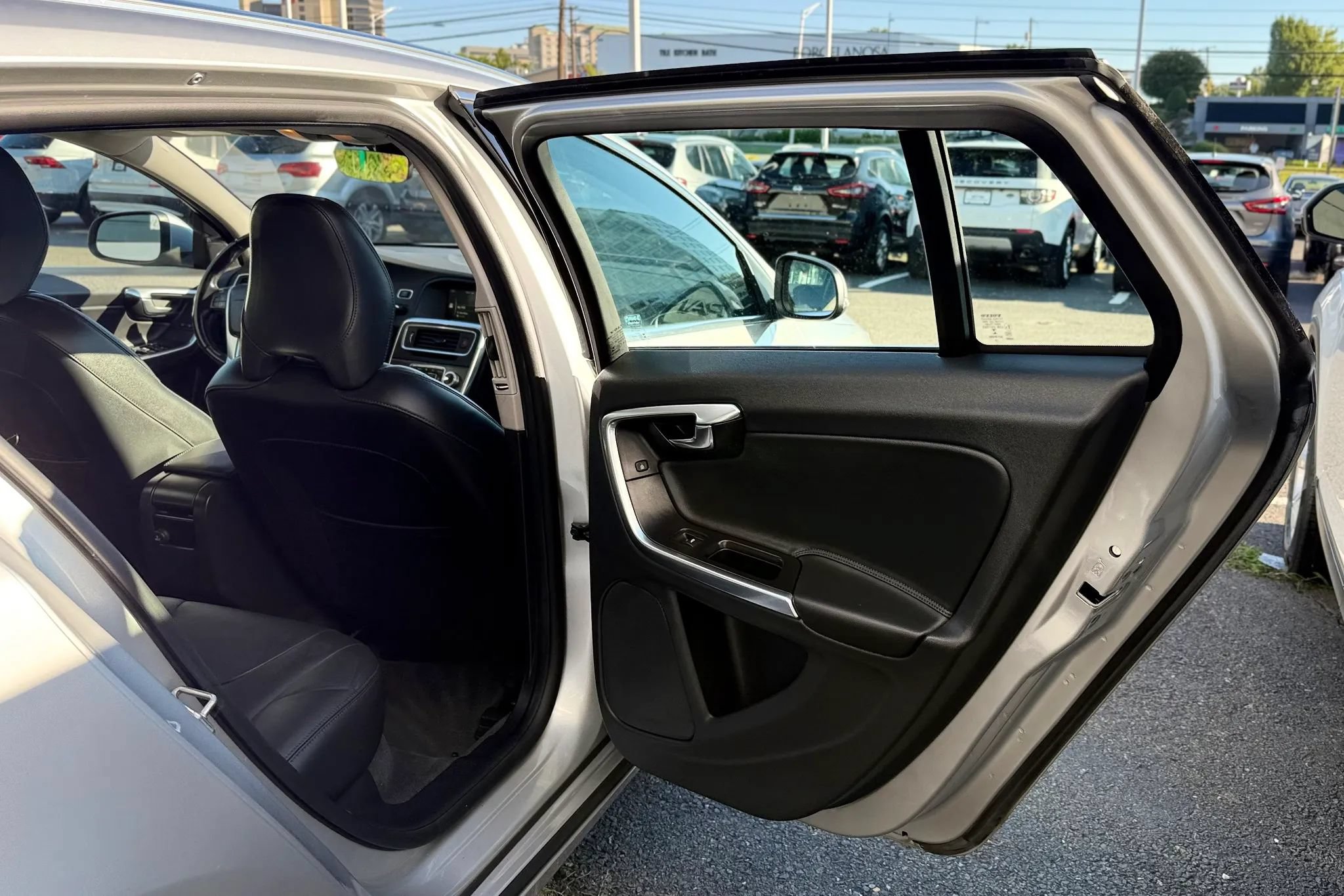Used 2015 Volvo V60 T5 Premier FWD image 30