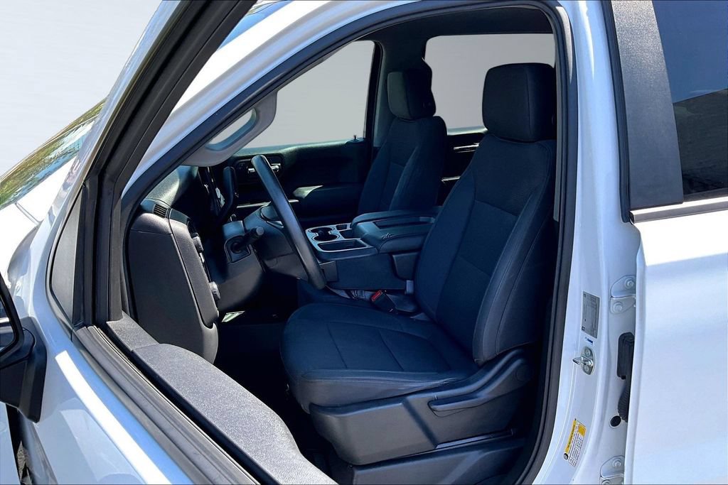 Used 2019 Chevrolet Silverado 1500 Custom Trail Boss AWD/4WD image 3