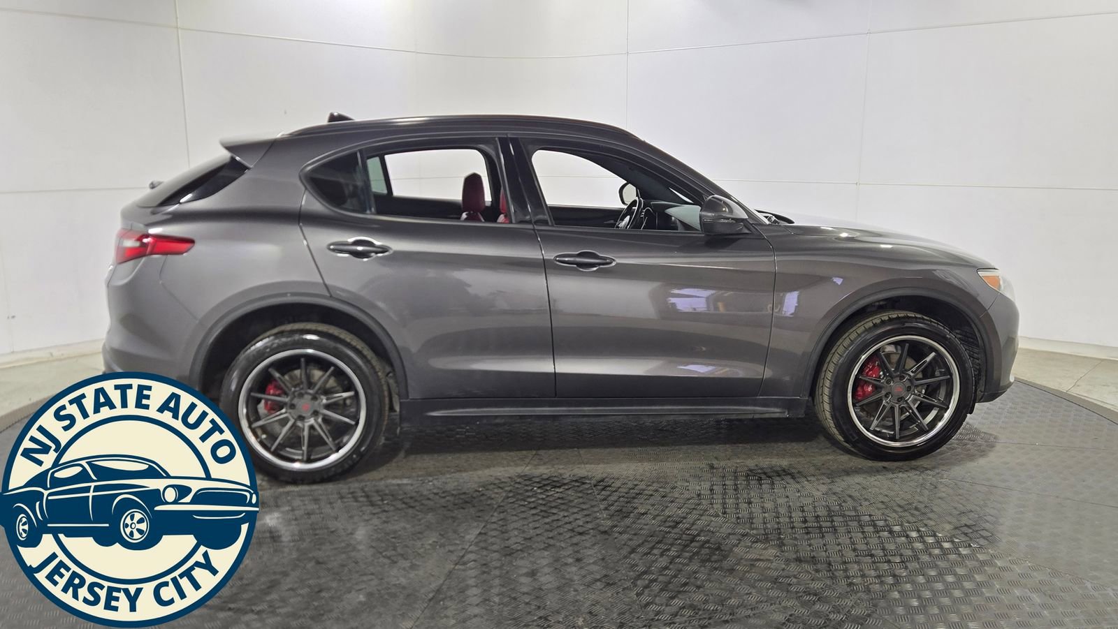 Used 2022 Alfa Romeo Stelvio Sprint image 8