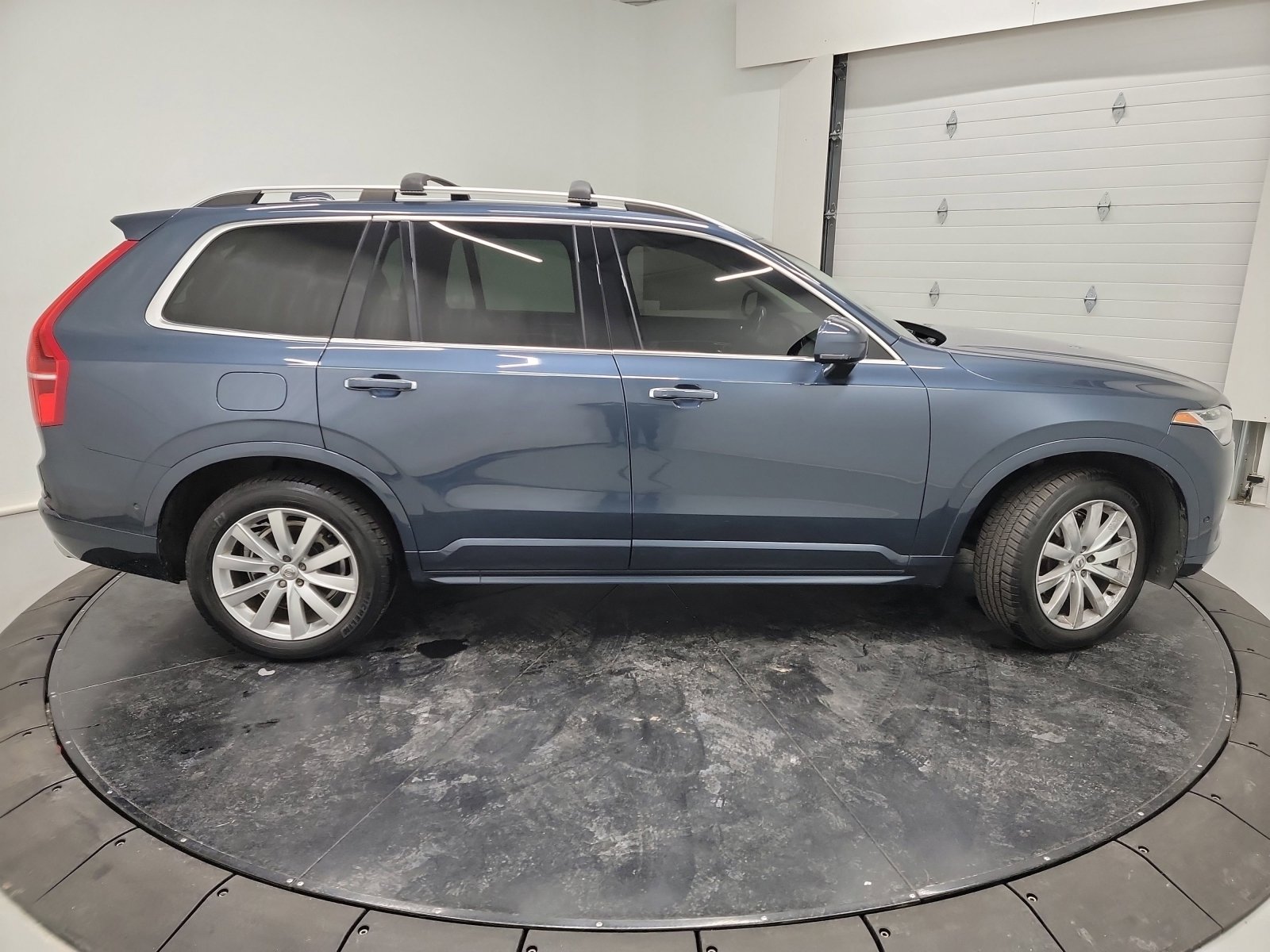 Used 2019 Volvo XC90 T6 Momentum w/ Advanced Package image 11