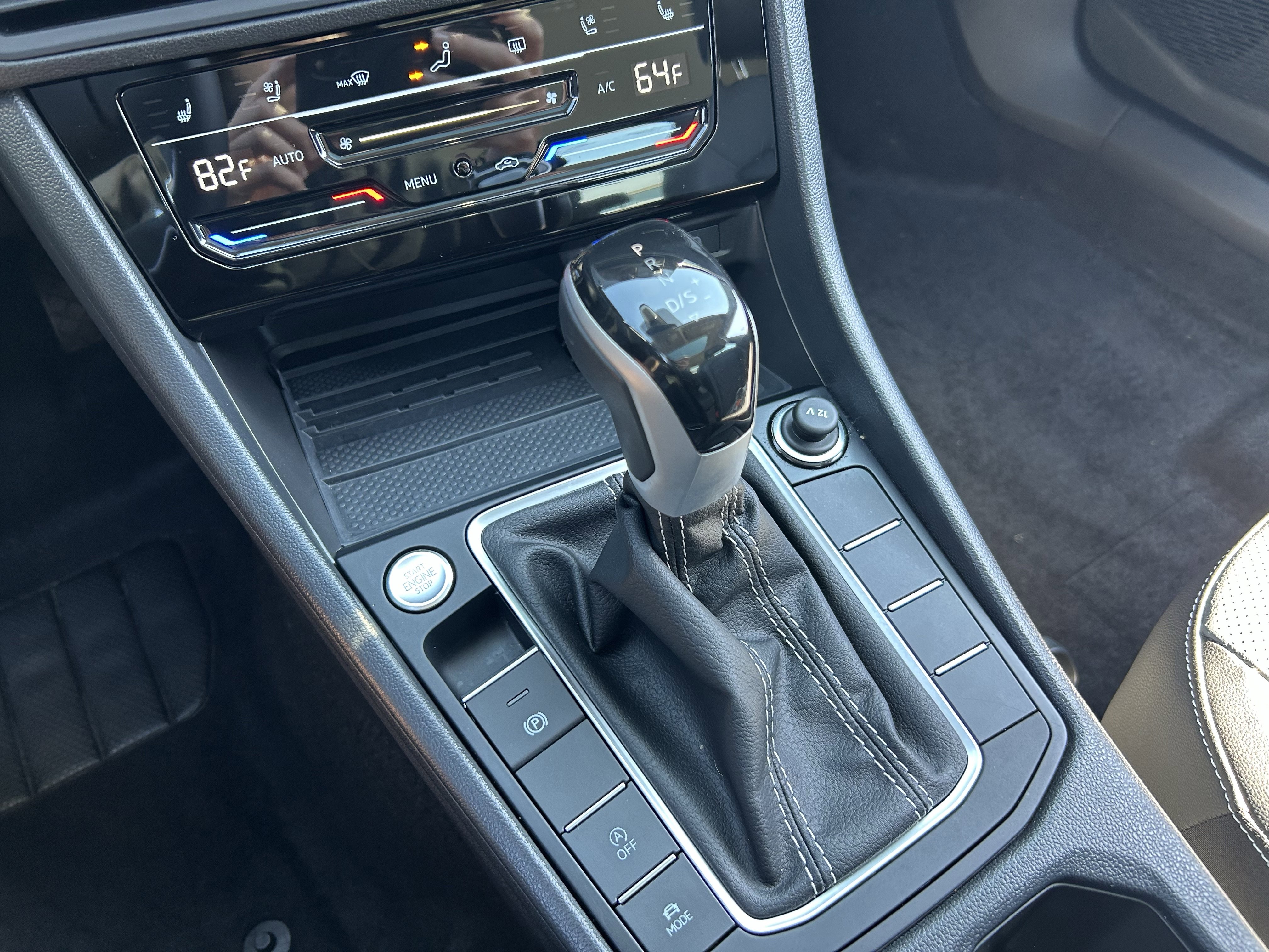 Certified 2025 Volkswagen Jetta SEL image 16