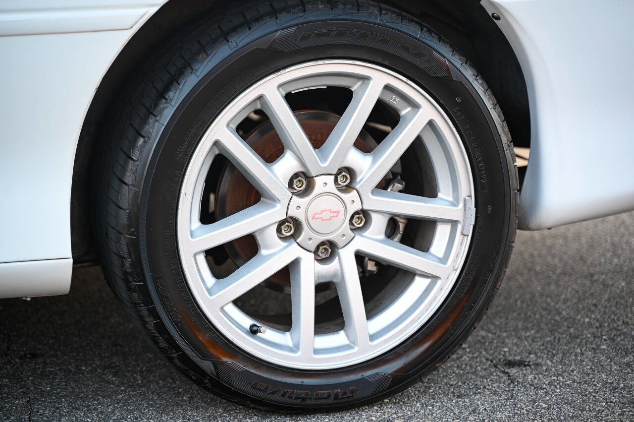 Used 1997 Chevrolet Camaro Z28 image 34