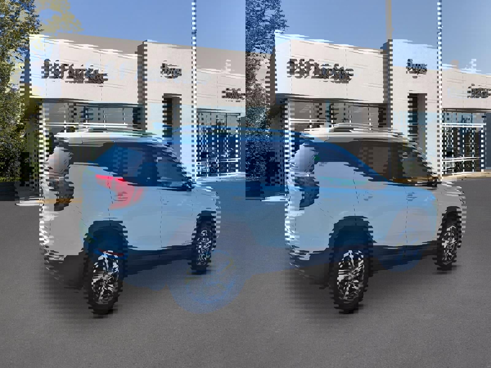 Used 2020 GMC Terrain SLT image 2