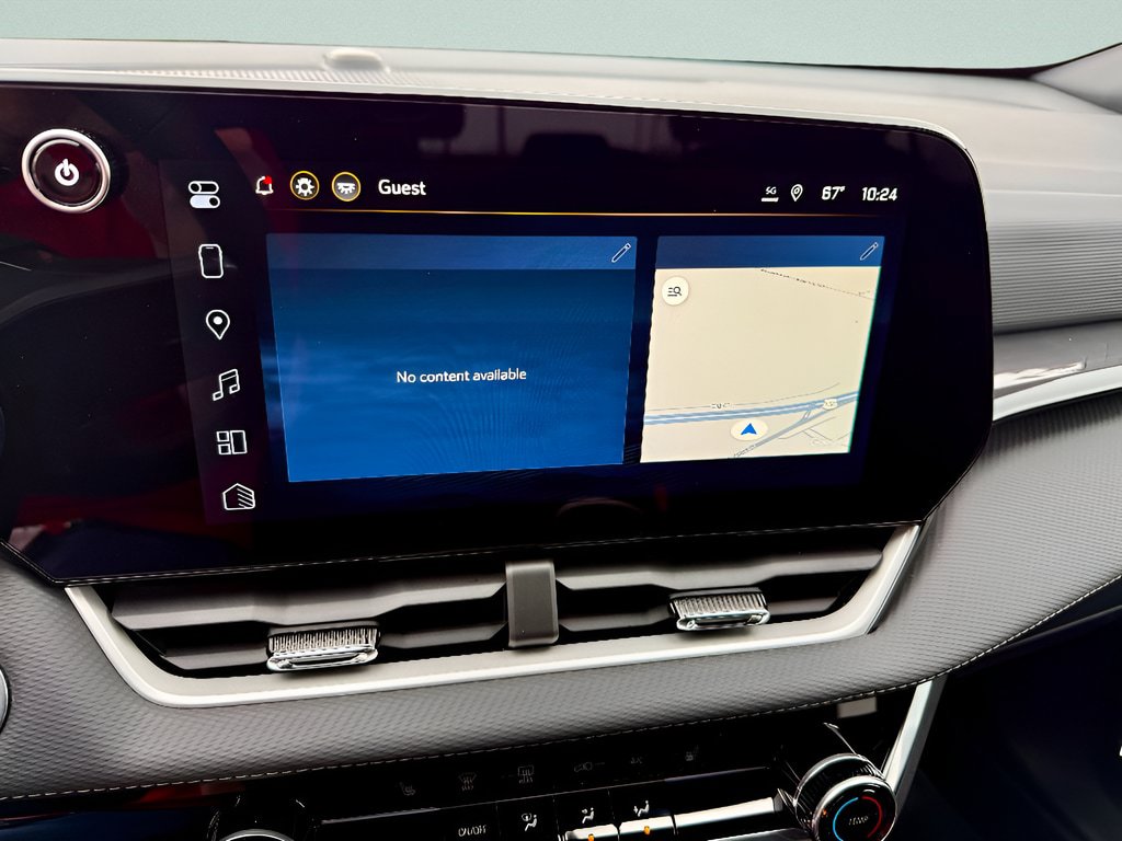 New 2026 Chevrolet Equinox LT w/ Safety and Technology Package FWD image 17