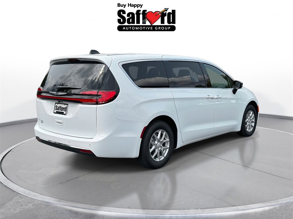 New 2026 Chrysler Pacifica Select image 9