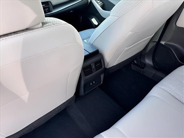 Used 2025 Nissan Rogue SV FWD image 16