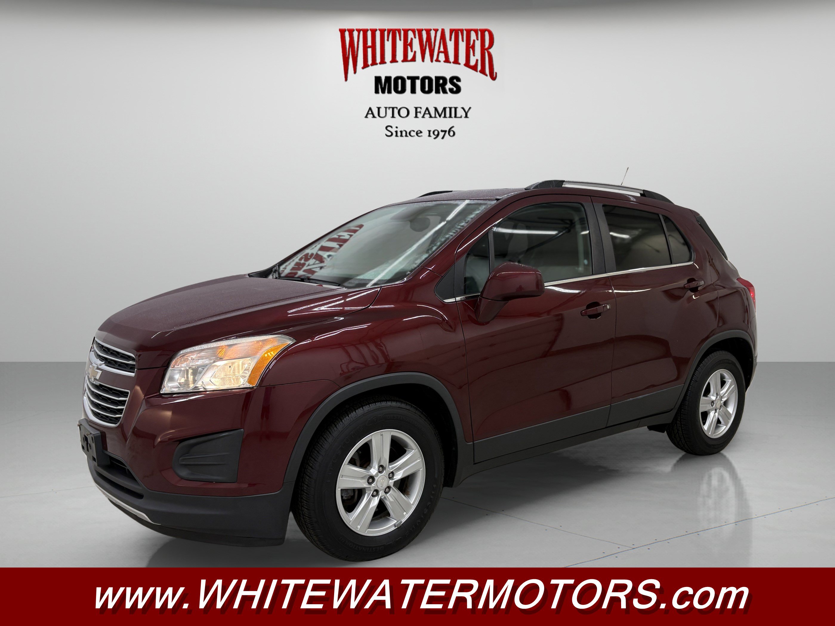 Used 2016 Chevrolet Trax LT w/ LT Sun and Sound Package FWD image 1