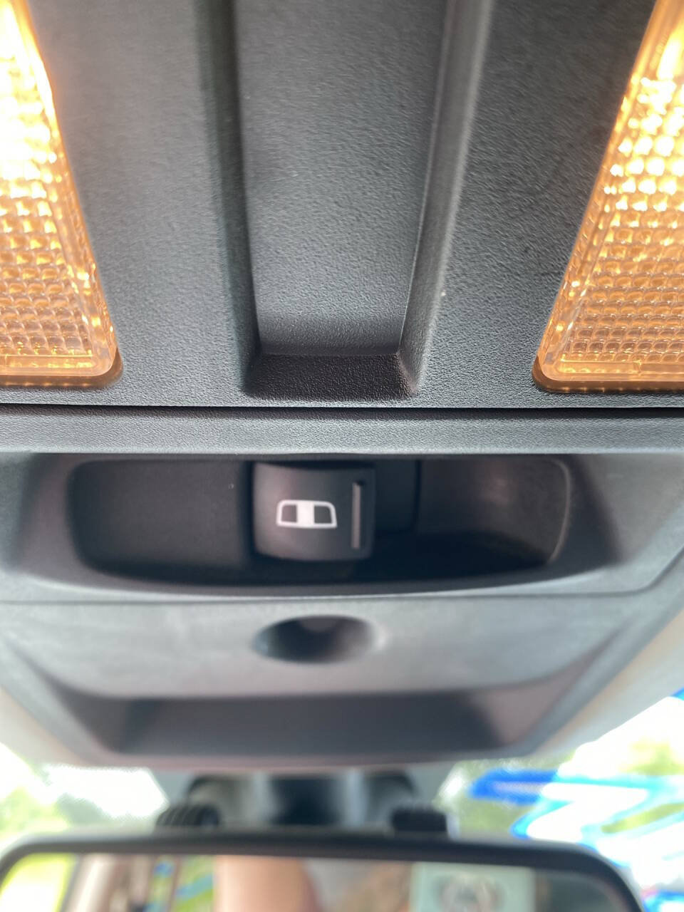 Used 2016 RAM 1500 Classic SLT AWD/4WD image 14