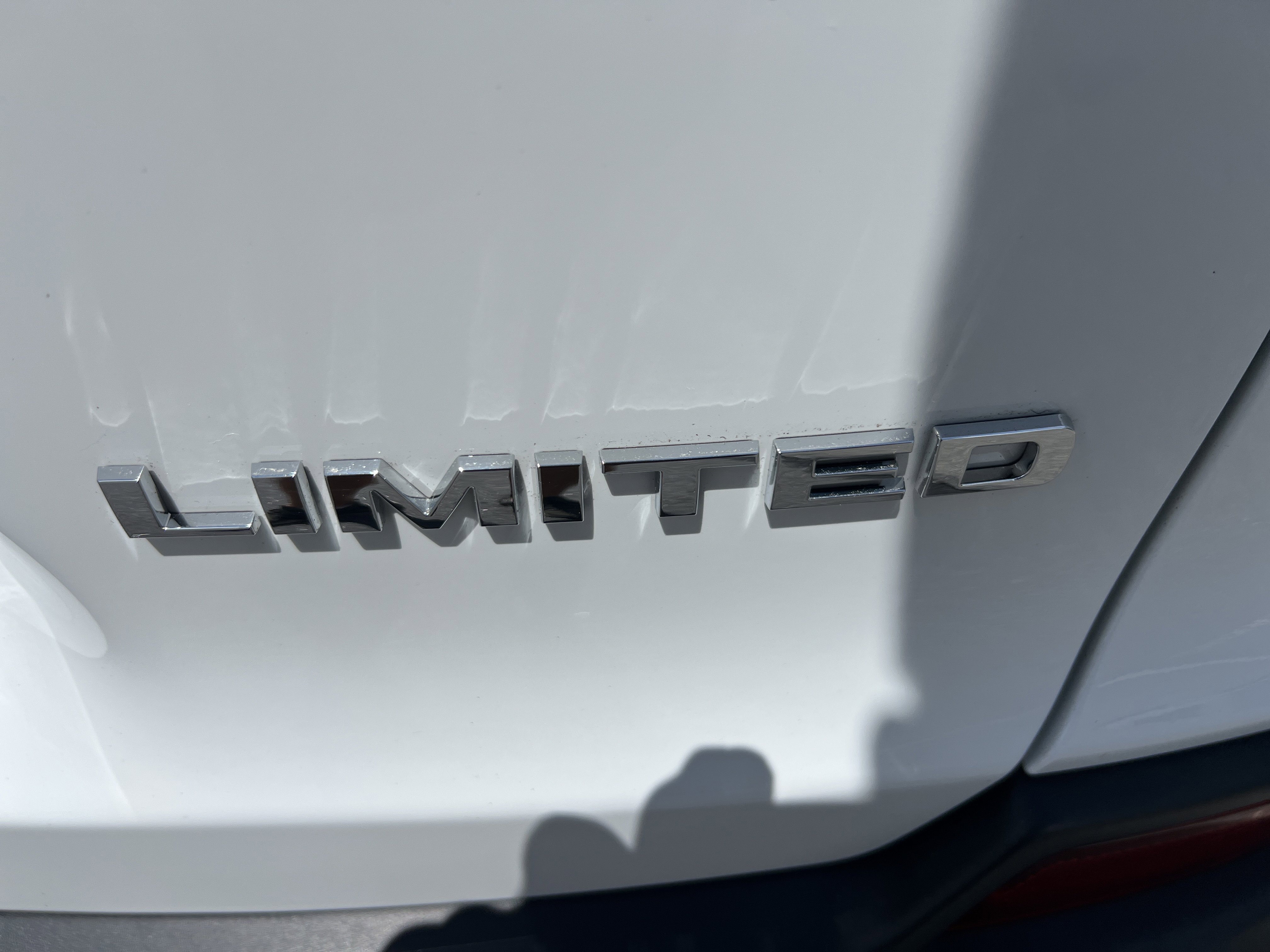 Used 2020 Jeep Cherokee Limited w/ Technology Group AWD/4WD image 7