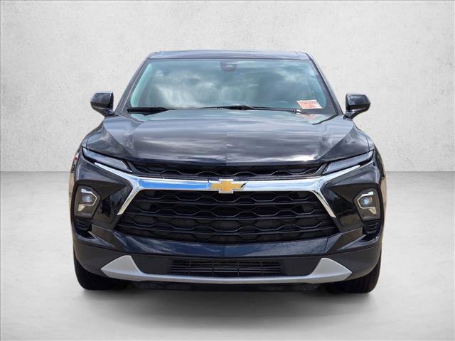 Used 2025 Chevrolet Blazer LT FWD image 2