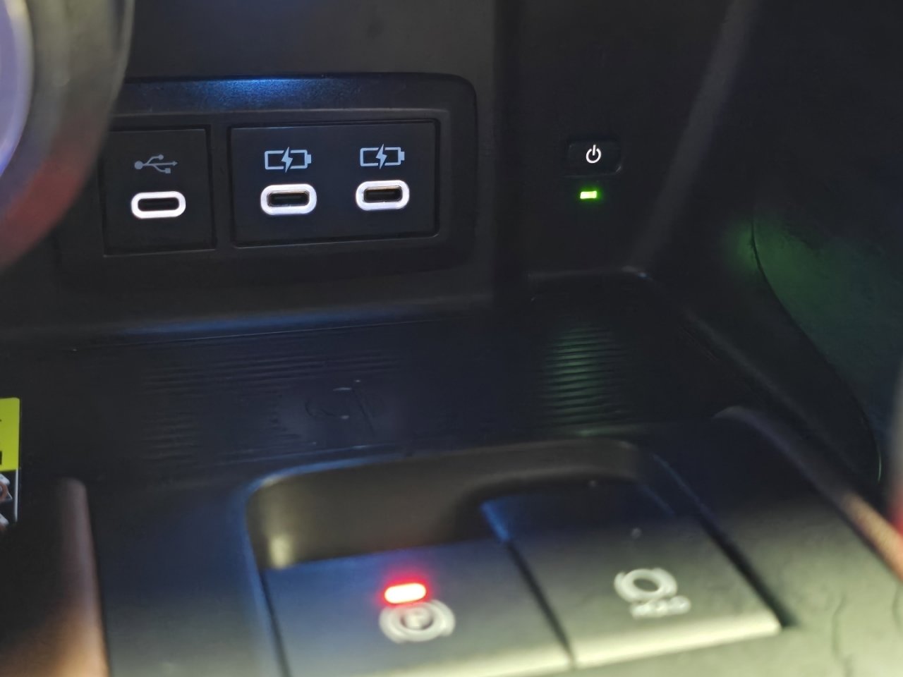 Certified 2024 Toyota Venza LE image 27