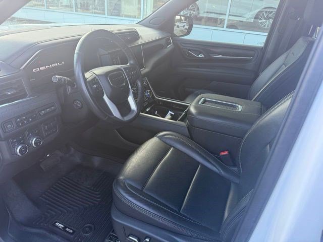 Used 2022 GMC Yukon Denali w/ Denali Premium Package AWD/4WD image 10