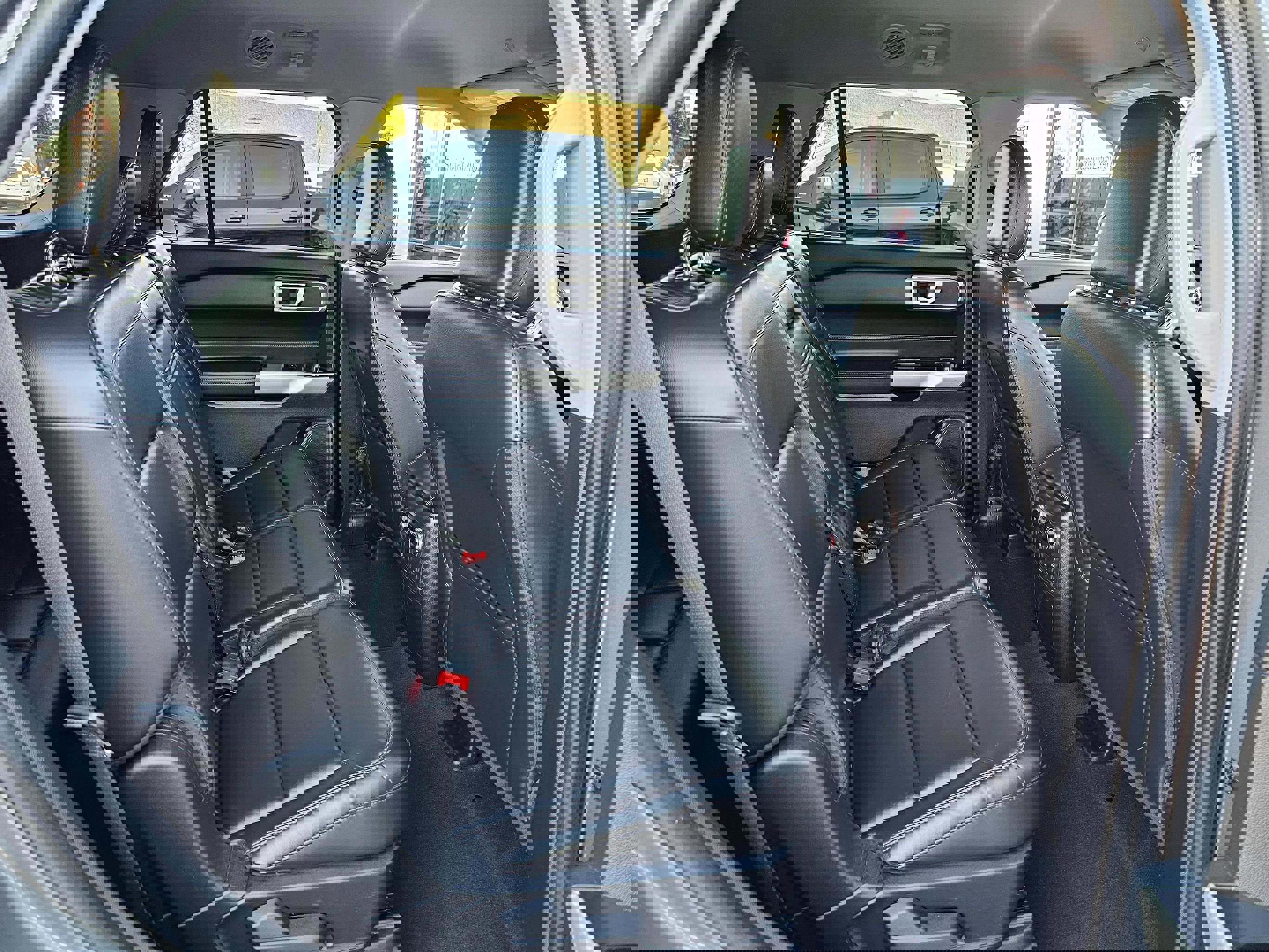 Used 2022 Ford Explorer XLT w/ Equipment Group 202A RWD image 30