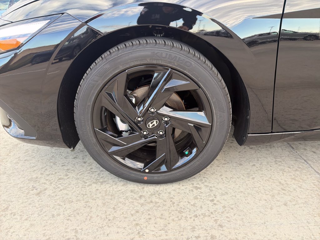 New 2026 Hyundai Elantra SEL Sport FWD image 12