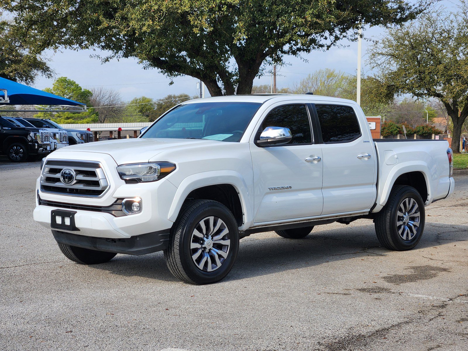 Used 2023 Toyota Tacoma Limited AWD/4WD image 2