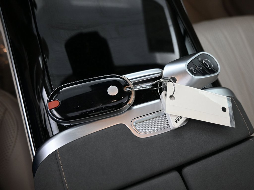 Used 2023 Mercedes-Benz EQS 450+ 4MATIC SUV image 12