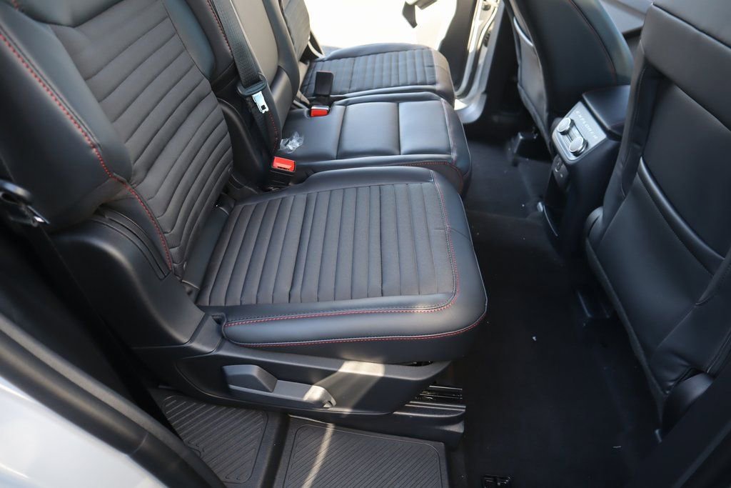 New 2026 Ford Explorer ST-Line image 16