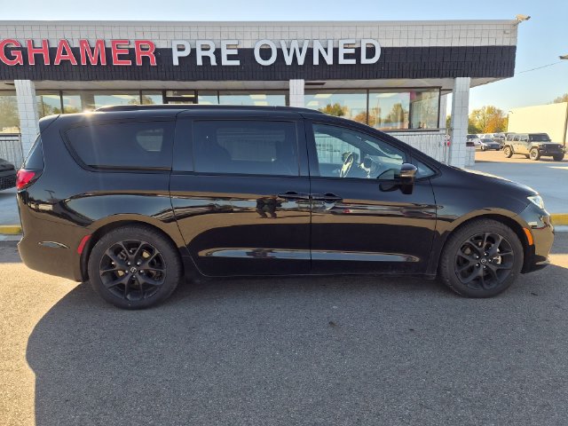 Used 2025 Chrysler Pacifica Limited FWD image 5
