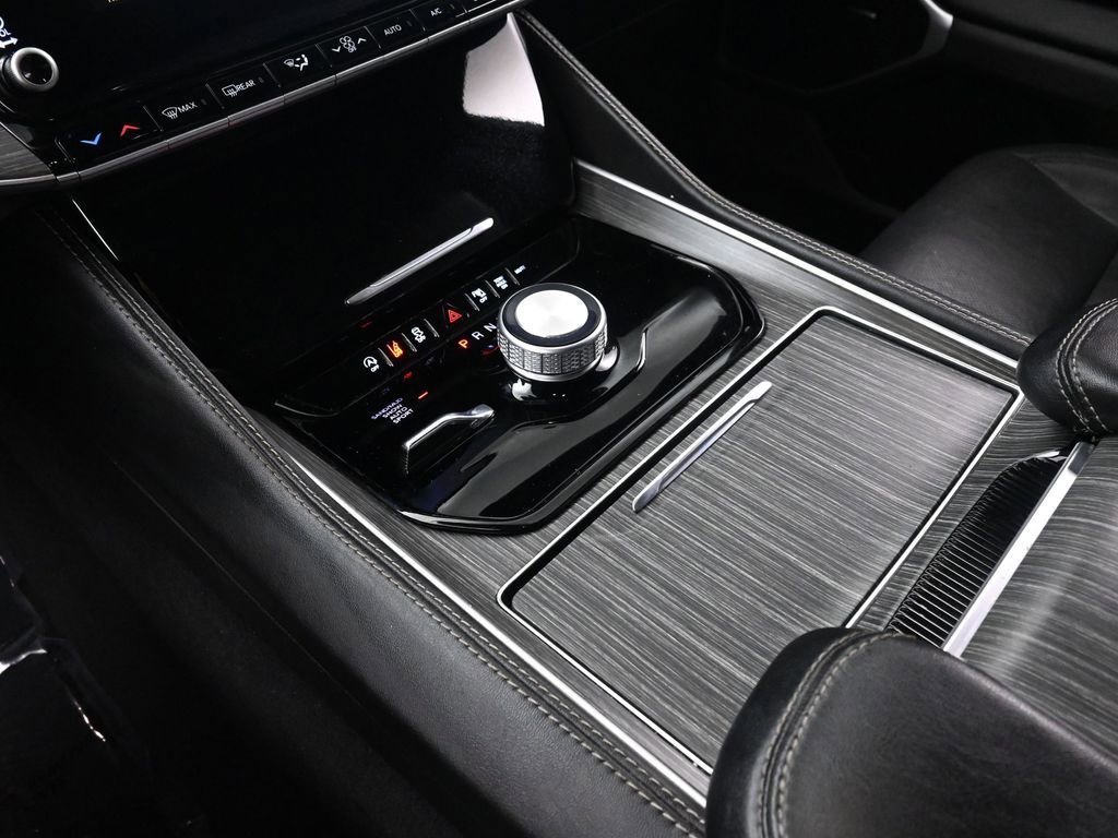 Used 2024 Jeep Wagoneer L Series II w/ Flexible Seating Group image 37