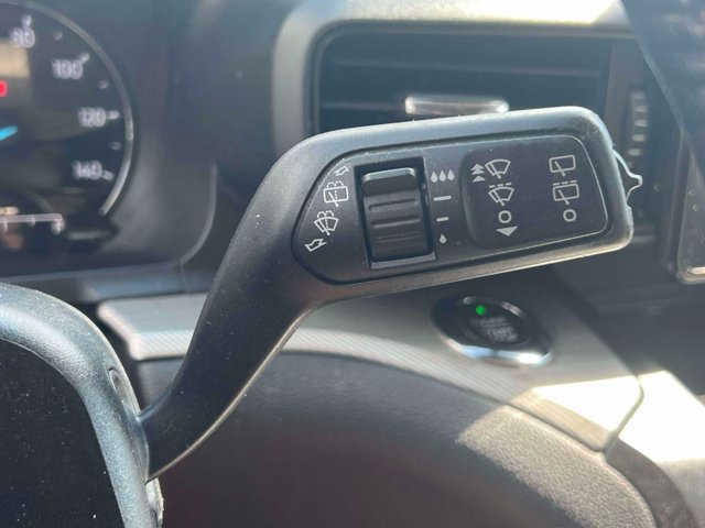 Used 2020 Ford Explorer XLT AWD/4WD image 30