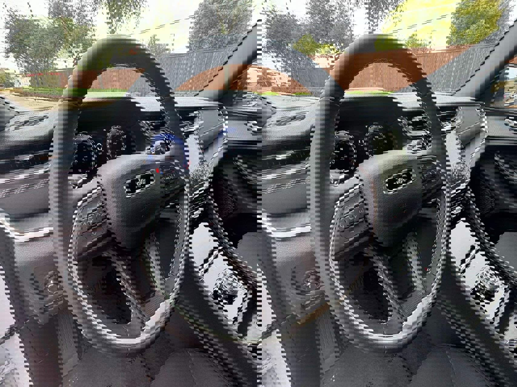 Used 2025 Jeep Grand Cherokee L Laredo w/ Luxury Tech Group I image 23