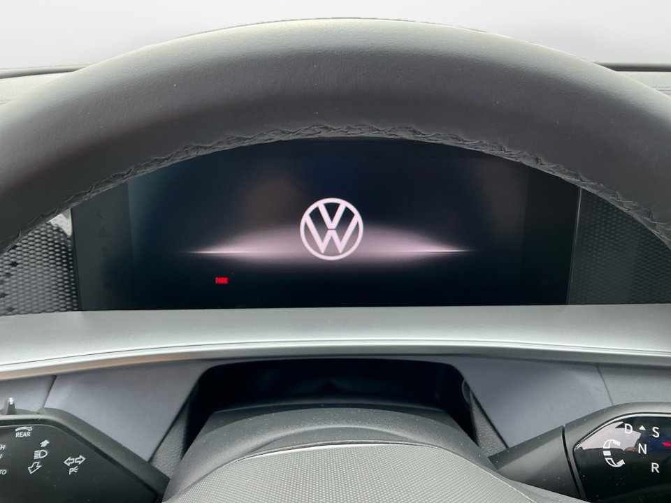 New 2026 Volkswagen Tiguan SE R-Line AWD/4WD image 11