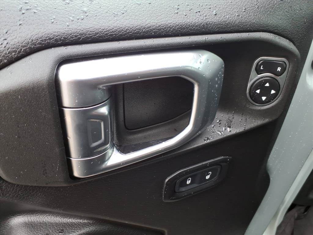 Used 2023 Jeep Wrangler Unlimited w/ Convenience Group AWD/4WD image 20