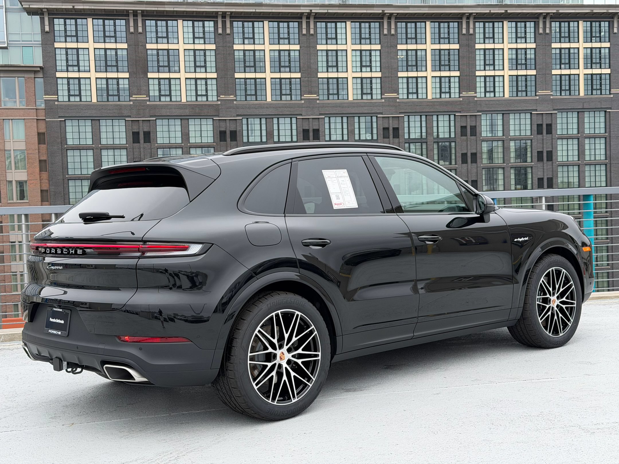 New 2026 Porsche Cayenne E-Hybrid AWD/4WD image 9