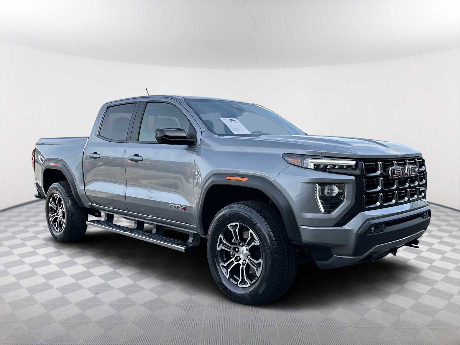 Used 2024 GMC Canyon AT4 image 1