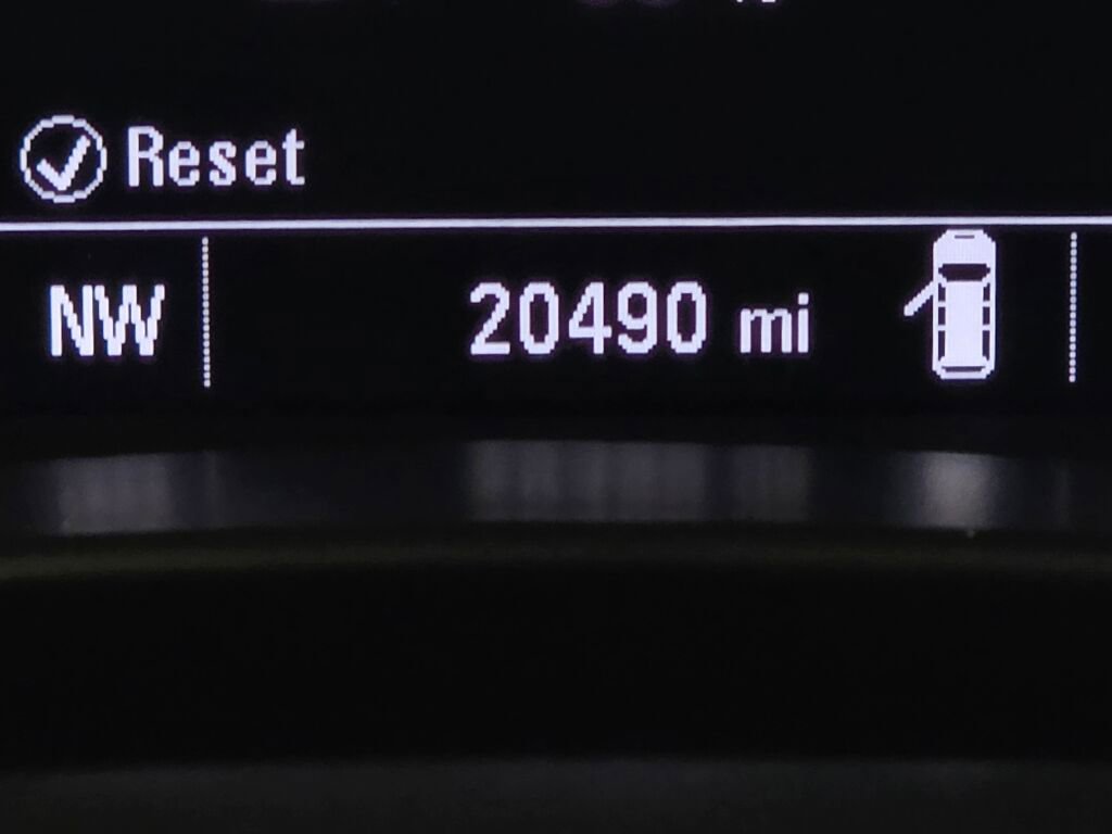 Used 2020 Chevrolet Equinox LS image 38