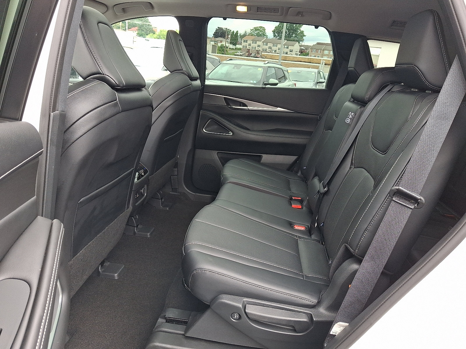 Used 2024 INFINITI QX60 Luxe w/ Vision Package AWD/4WD image 11