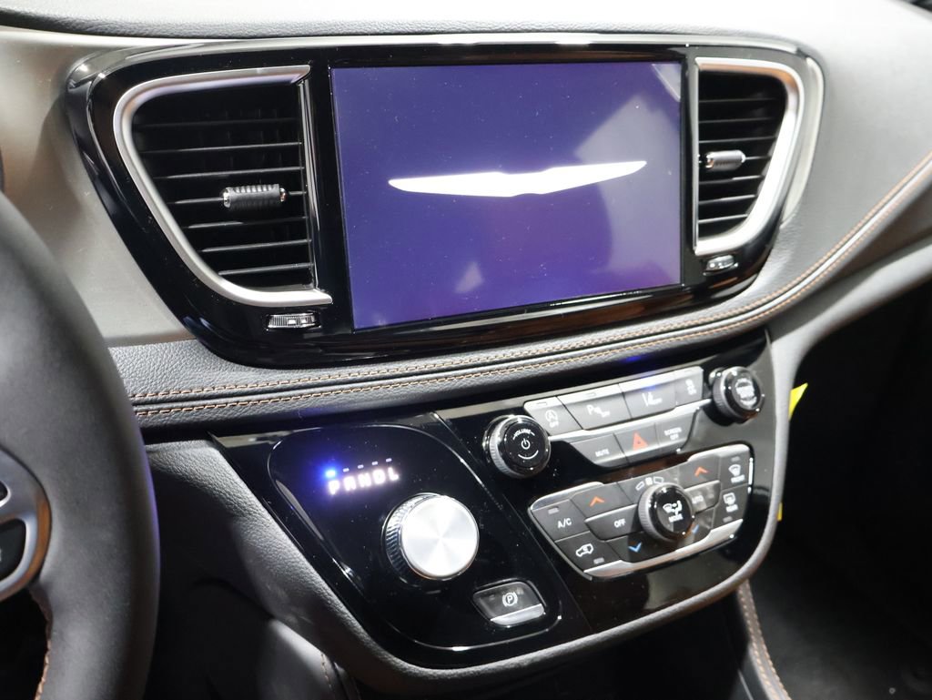 New 2026 Chrysler Pacifica Pinnacle AWD/4WD image 21