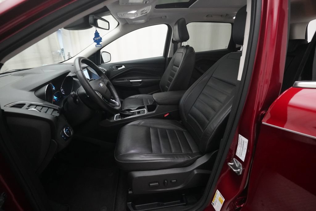 Used 2018 Ford Escape Titanium w/ Ford Safe & Smart Package AWD/4WD image 7