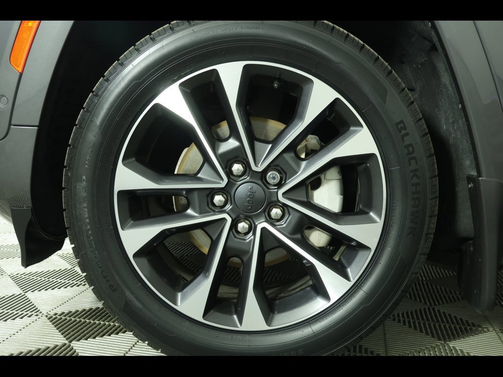 Used 2022 Jeep Grand Cherokee Overland w/ Luxury Tech Group IV image 7