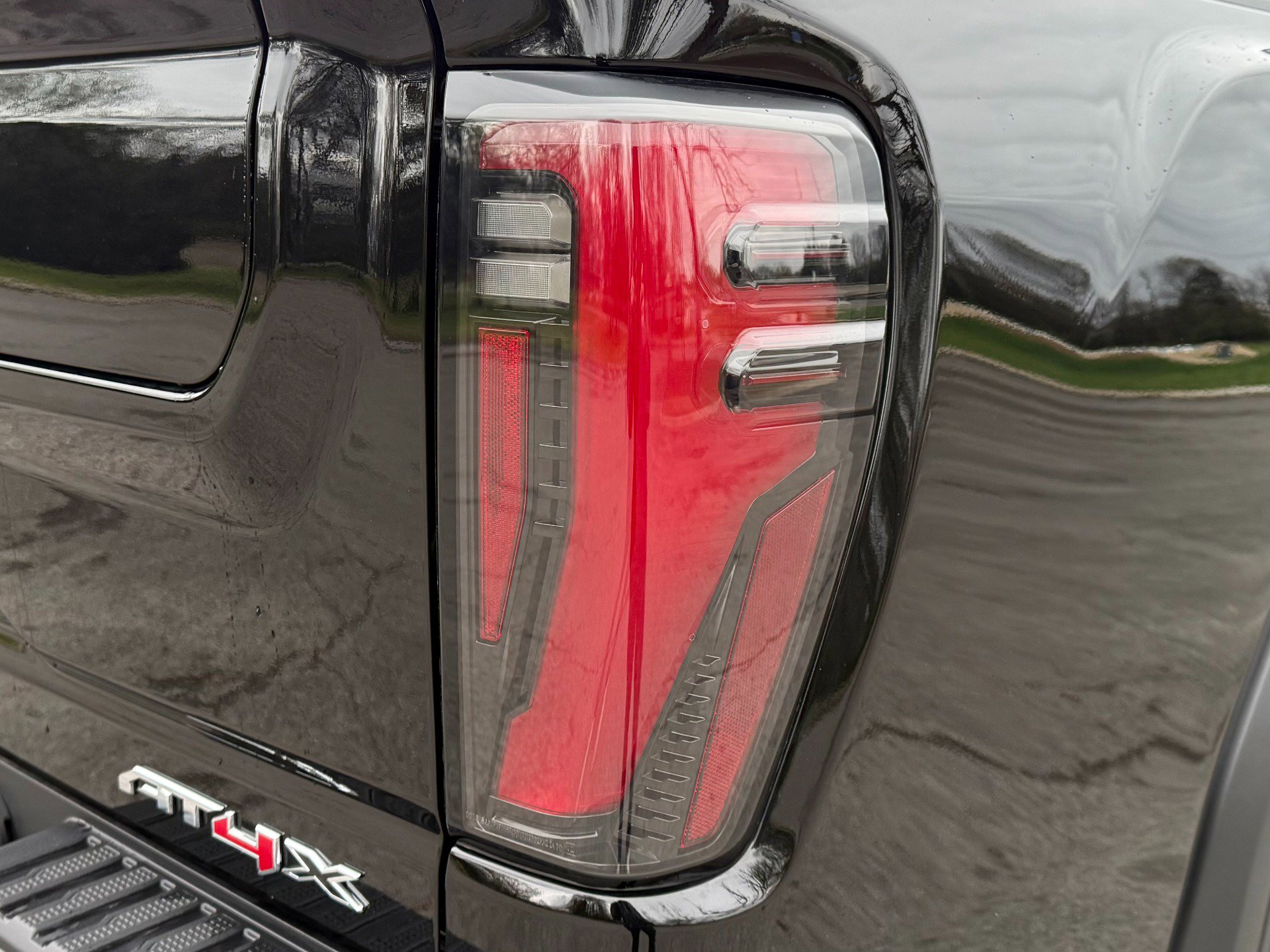 Used 2026 GMC Sierra 2500 AT4X image 21