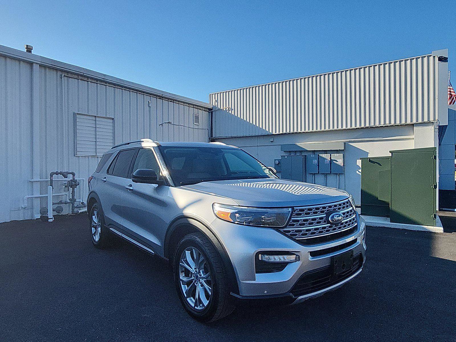 Used 2021 Ford Explorer Limited w/ Equipment Group 301A image 7