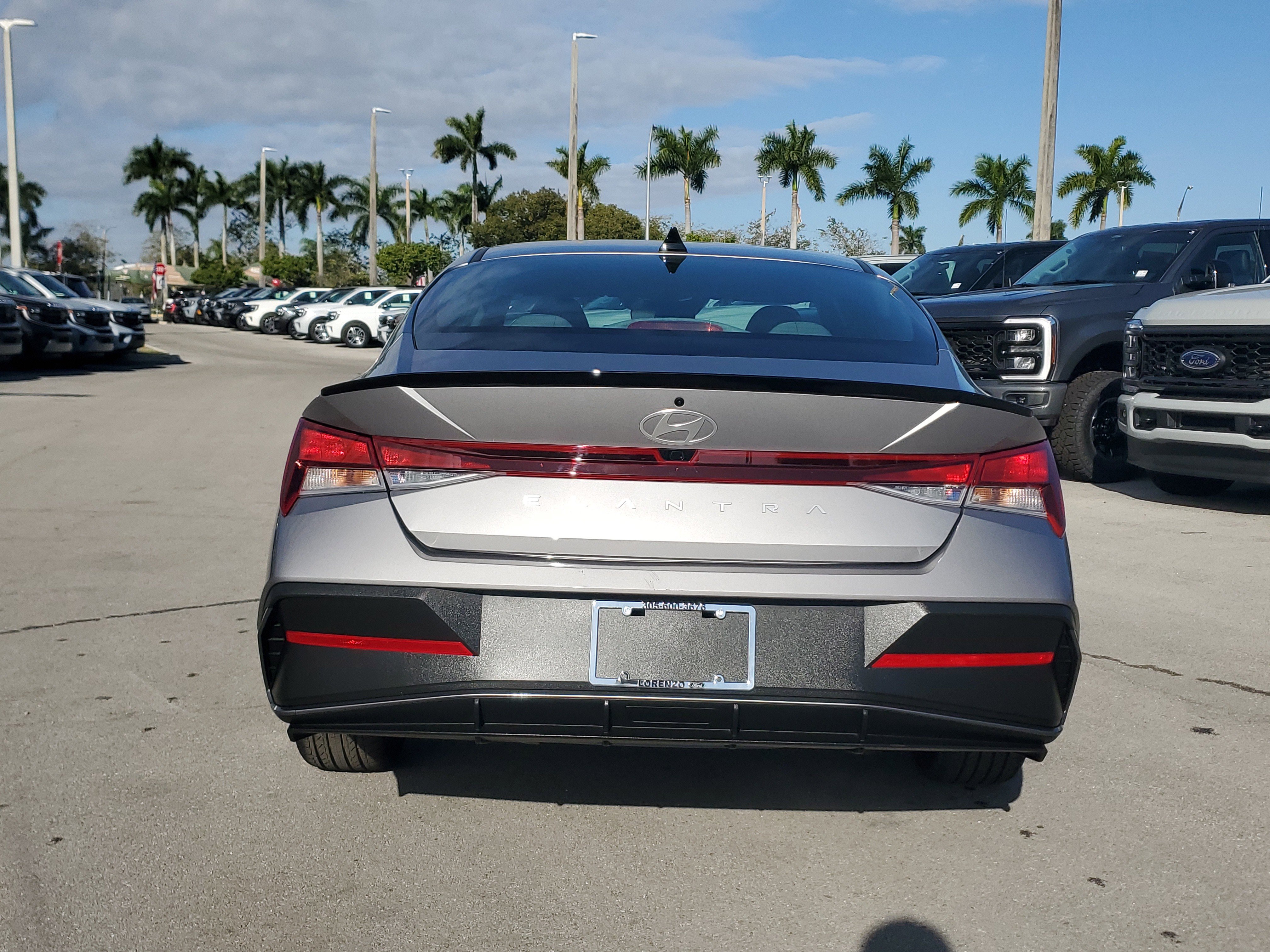 Used 2025 Hyundai Elantra Sport image 6