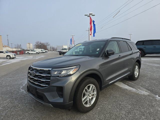 Used 2025 Ford Explorer Active image 9