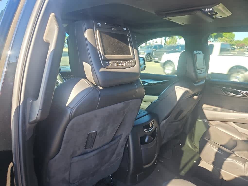 Used 2018 Cadillac Escalade Platinum AWD/4WD image 17