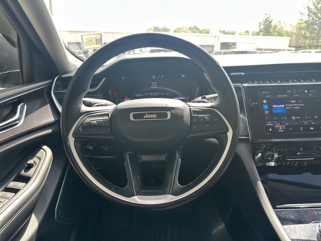 Used 2022 Jeep Grand Cherokee L Laredo w/ Luxury Tech Group I image 25