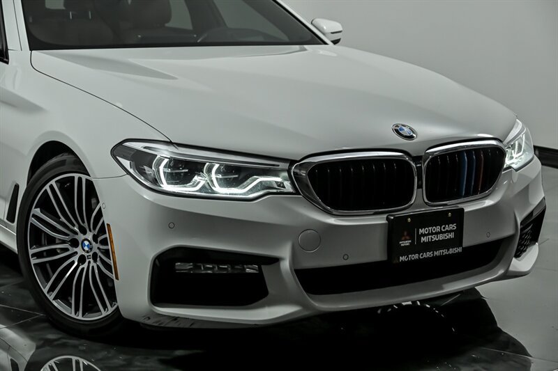 Used 2017 BMW 540i xDrive AWD/4WD image 2